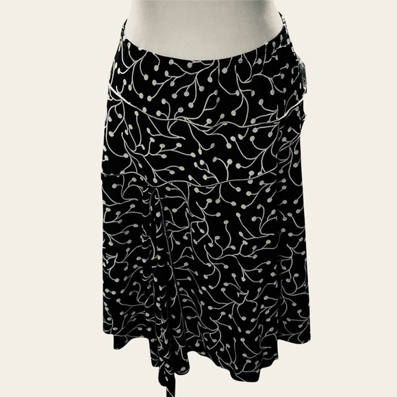 Max Studio Black/Cream Floral Midi Skirt - Picture 1 of 5
